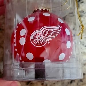 Glass detroit red wings Christmas ornament